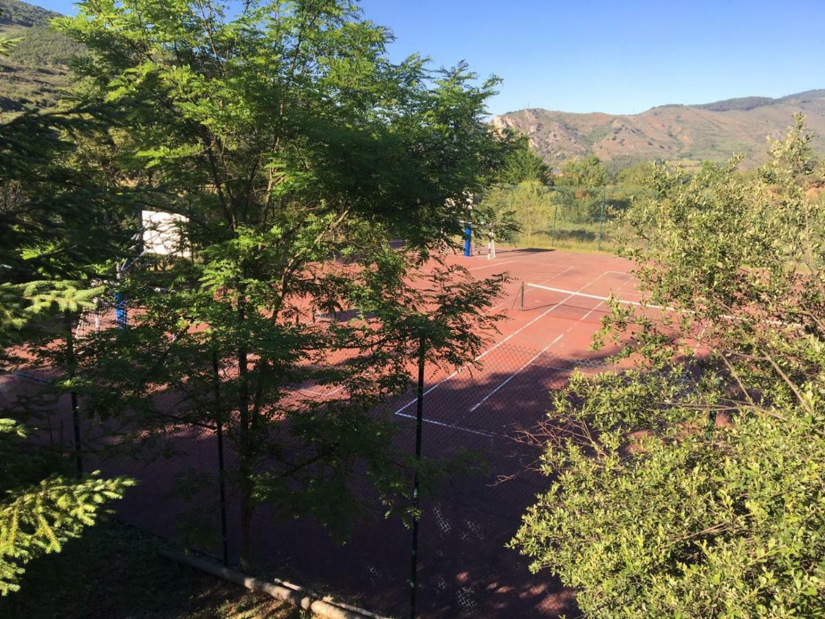 Apartamento Ezcaray Con Piscina Zorraquin Luaran gambar