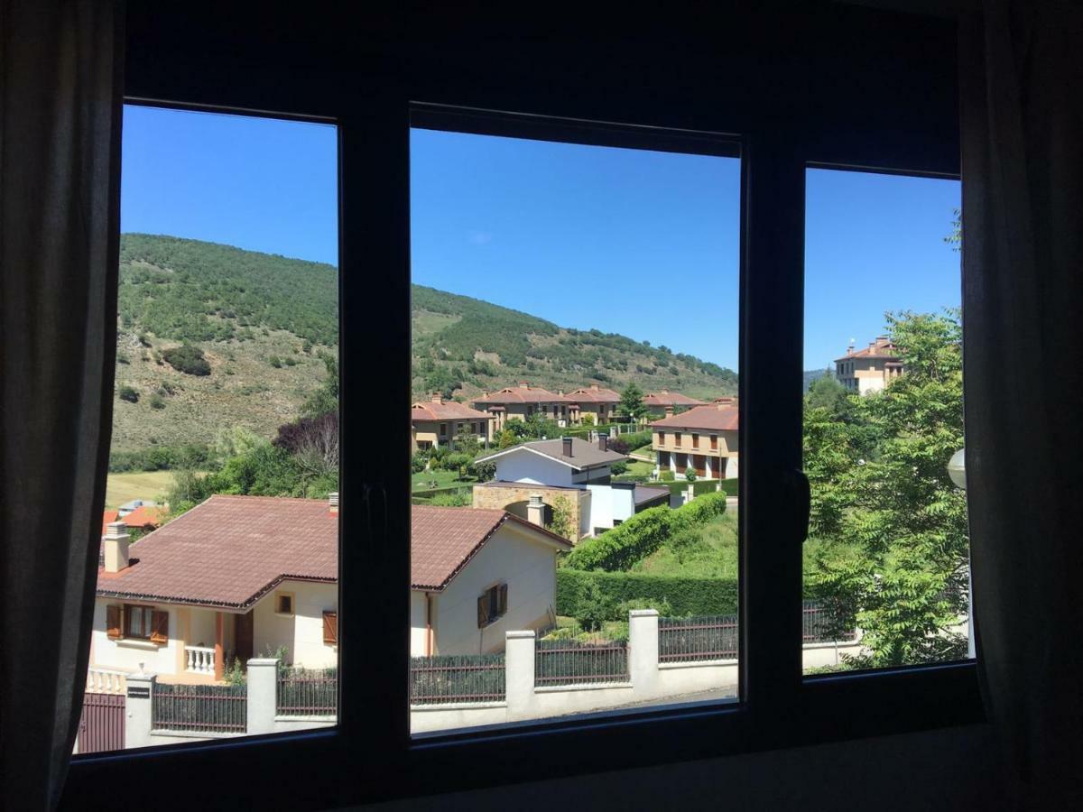 Apartamento Ezcaray Con Piscina Zorraquin Luaran gambar