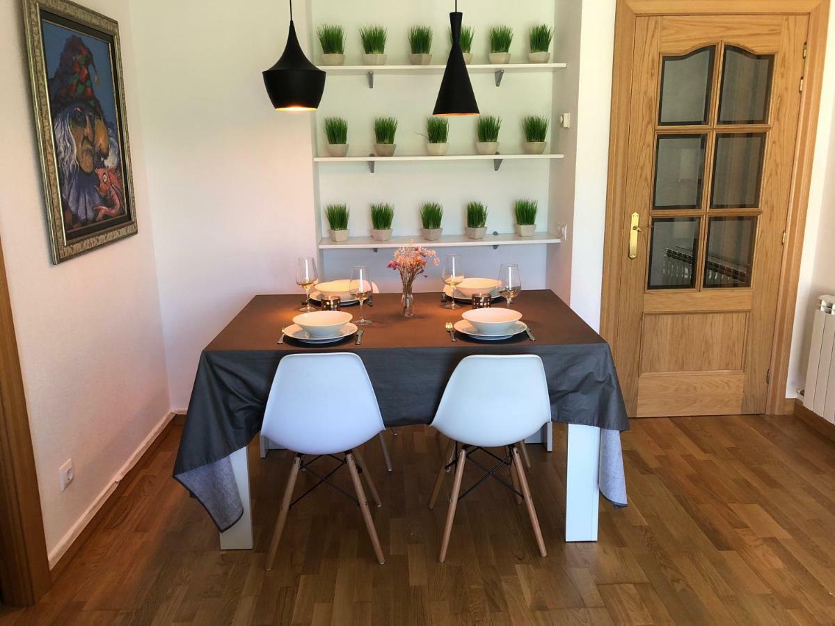 Apartamento Ezcaray Con Piscina Zorraquin Luaran gambar