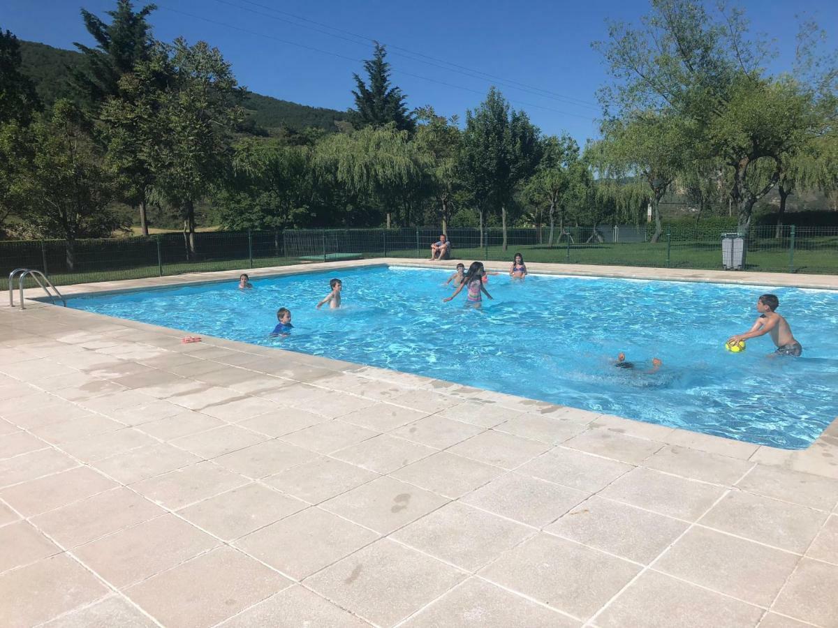 Apartamento Ezcaray Con Piscina Zorraquin Luaran gambar