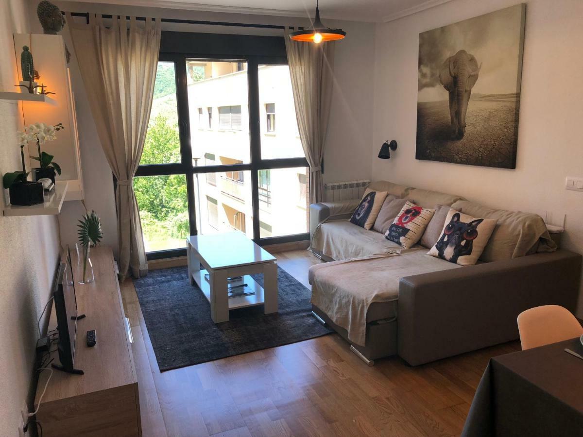 Apartamento Ezcaray Con Piscina Zorraquin Luaran gambar