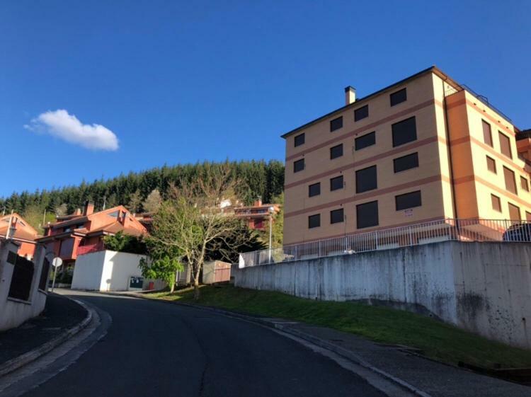 Apartamento Ezcaray Con Piscina Zorraquin Luaran gambar